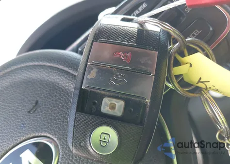 2017 Kia Optima Sxl Turbo z USA, uszkodzony, nr VIN 5XXGV4L2XHG174804